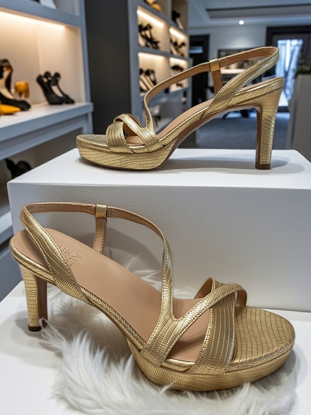Naturalizer Abby Gold Metallic Textured Strappy Platform Heels 👠 8.5W